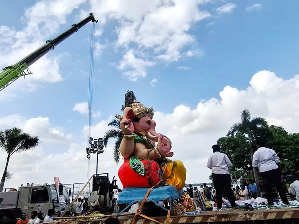 Ganesh Idol immersion At Hyderabad Photos9