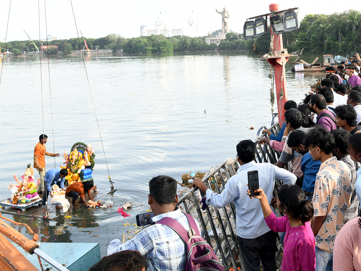 Ganesh Nimajjanam 2025 At Hussain Sagar Photos4