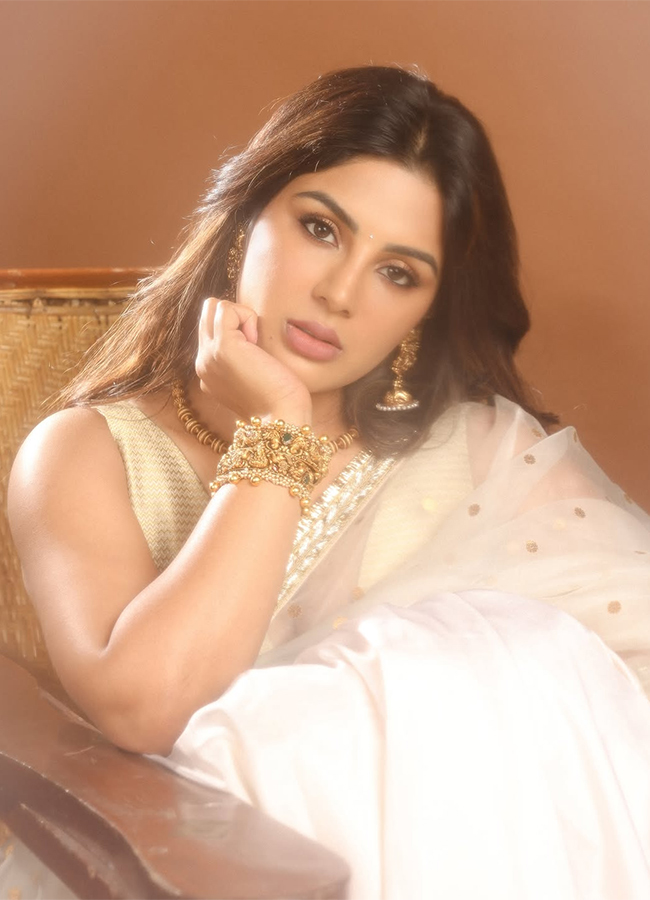 Onam Festival Look Actress Samyuktha Menon HD Images11