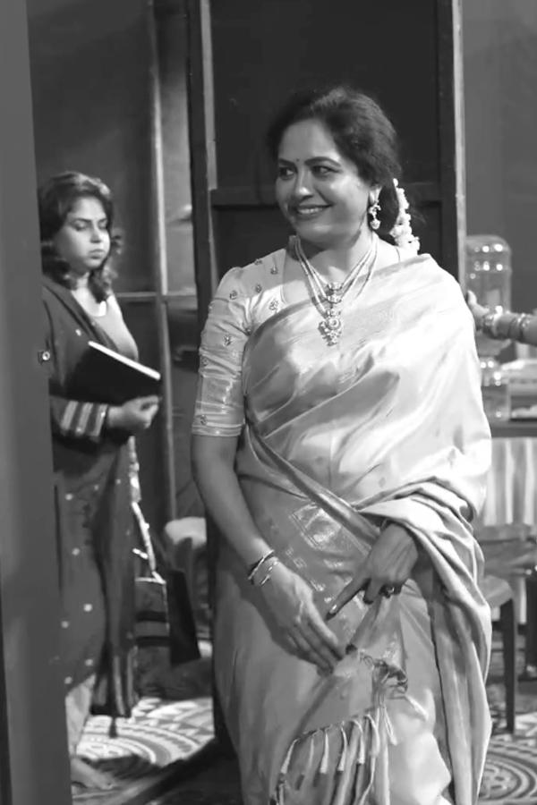 Singer Sunitha At The Bengaluru Ganesh Festival Photos13