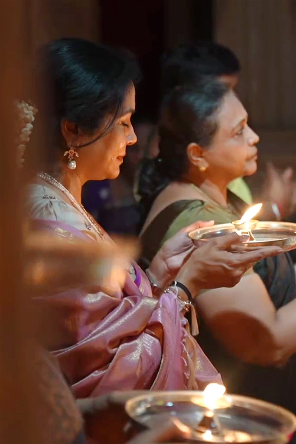 Singer Sunitha At The Bengaluru Ganesh Festival Photos9
