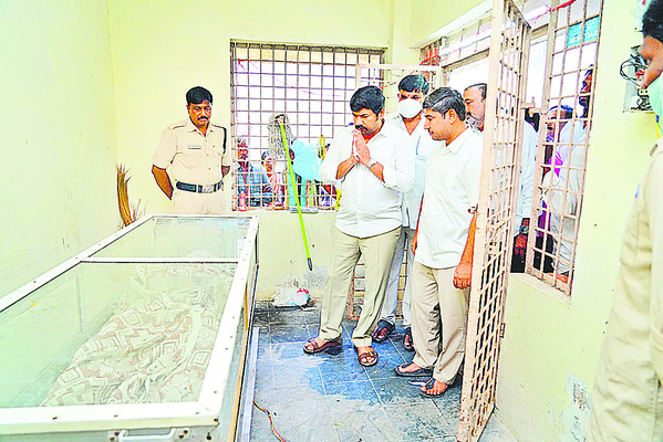 కఠినంగా శిక్షించాలి 1