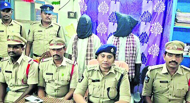 రైలు ఢీ కొని గుర్తు తెలియని వ్యక్తి మృతి1