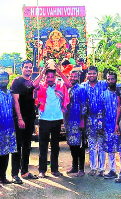 జోరుగా లడ్డూ వేలంపాటలు 1