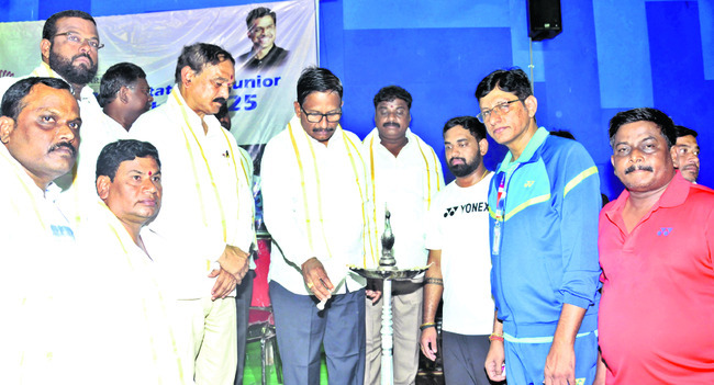 అట్టహాసంగా బ్యాడ్మింటన్ చాంపియన్షిప్ 1