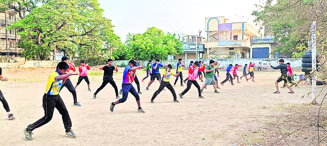 అసౌకర్యాల ‘ఖేలో’1