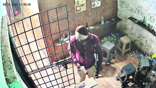 కారుకు నిప్పు 1