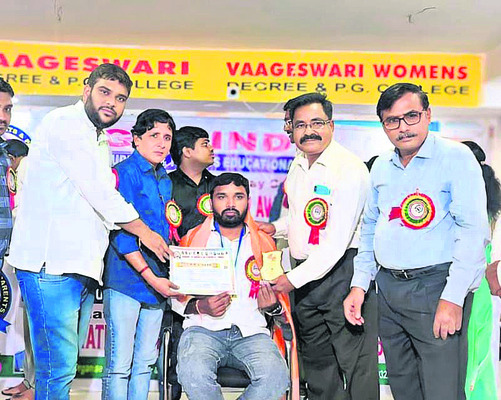 ఉత్తమ ఉపాధ్యాయులకు సన్మానం 1