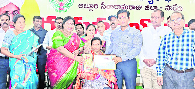 ఉత్తమ ఉపాధ్యాయులకు సత్కారం 3