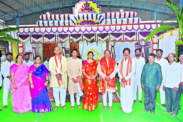 ఉత్తమ ఉపాధ్యాయులకు సన్మానం 1