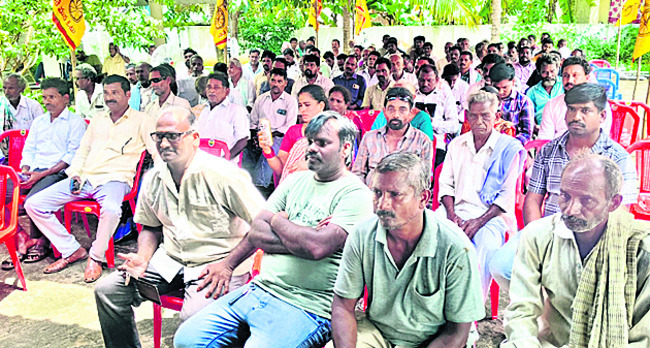టీడీపీలో వర్గపోరు..1