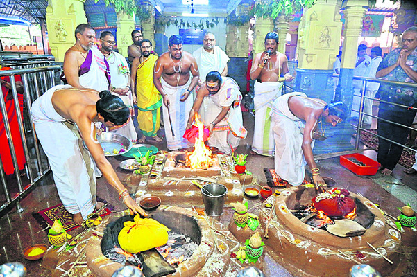 ముగిసిన పవిత్రోత్సవాలు 1