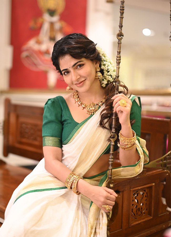 Actress Onam Celebrations Photo Goes Viral19