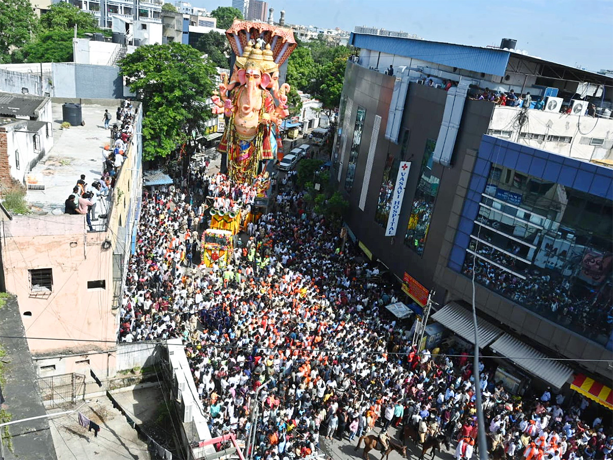 Heavy Rush Khairatabad Ganesh Shobha Yatra 2025 Photos11