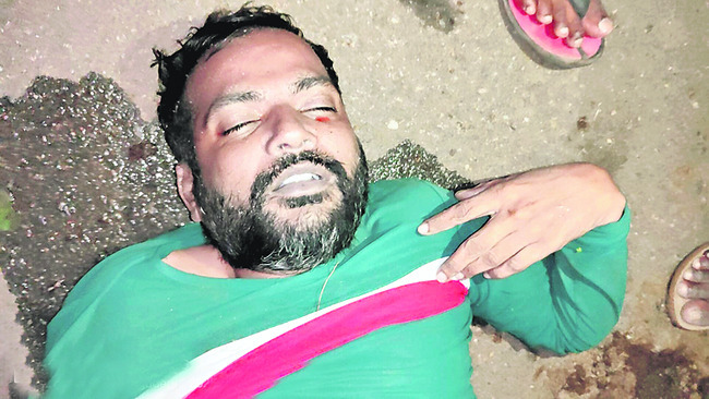 సాగర్‌ కాల్వలోకి దూసుకెళ్లిన కారు1