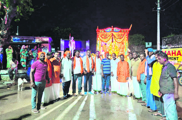 ఘనంగా వీడ్కోలు 1