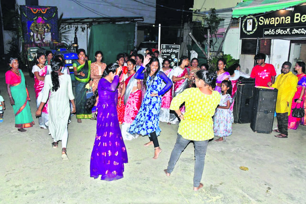 ఘనంగా వీడ్కోలు 4