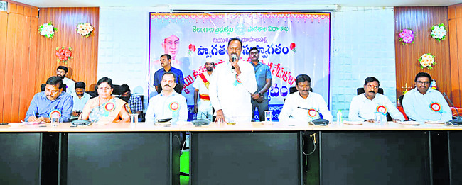 ఉపాధ్యాయుల చేతుల్లో విద్యార్థుల భవిష్యత్1
