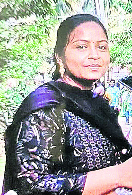 బైకును ఢీకొన్న మినీ వ్యాన్‌ 1