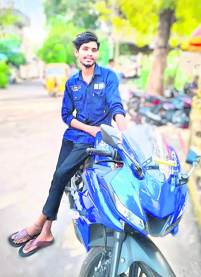 కొడుకు పుట్టనో..చెట్టునో పట్టుకుని ఉంటడు 2
