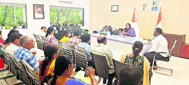 ప్రభుత్వ భూమిలోని భవనం స్వాధీనం
3