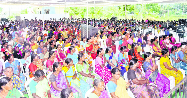 ఇందిరమ్మ ఇళ్లతో పేదోళ్ల ఆత్మగౌరవం నిలబెడతాం 1