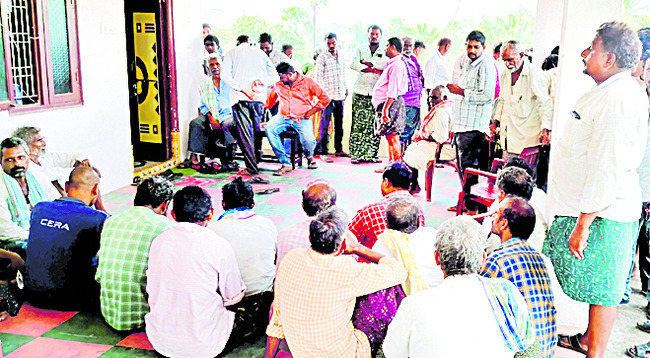 యూరియా కోసం అగచాట్లు2