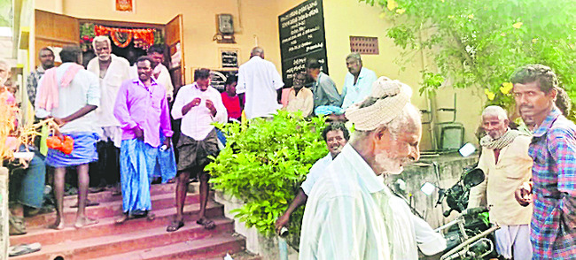 యూరియా కోసం అగచాట్లు3