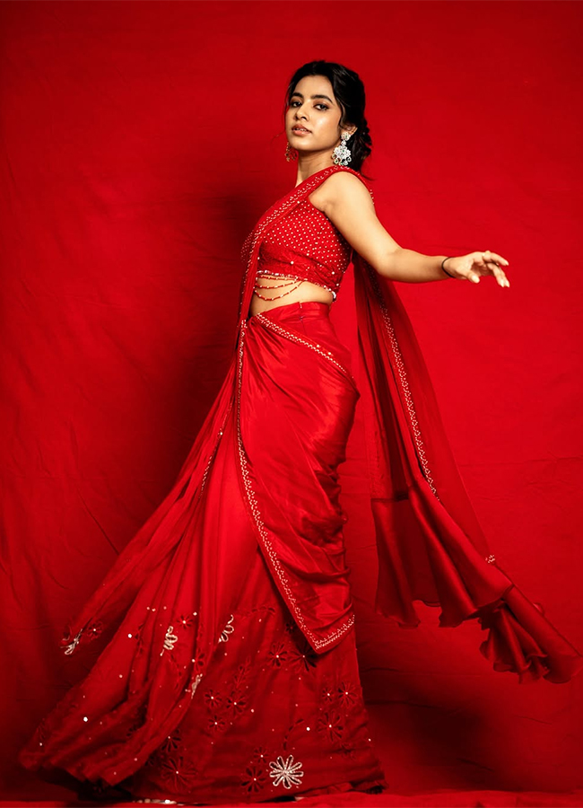 Actress Shivani Nagaram Latest Photos Viral10