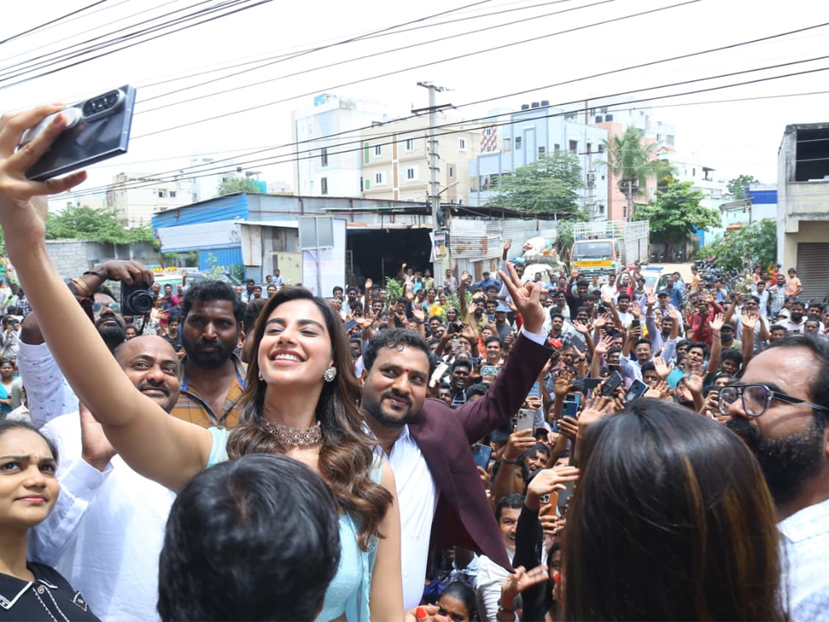 Heroine Meenakshi Chaudhary in Kukatpally10