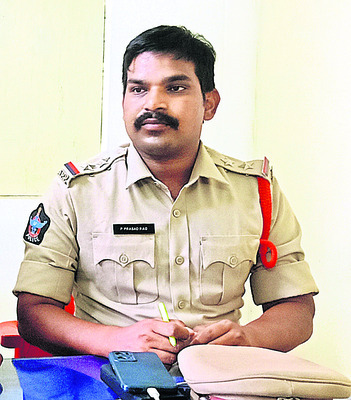 ఎడాపెడా ట్రాఫిక్ చలానాలు 1