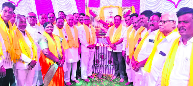 మహా మానవతావాది నారాయణ గురూ 1