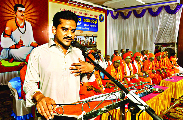రాష్ట్రాభివృద్ధిలో మఠాల పాత్ర కీలకం 1