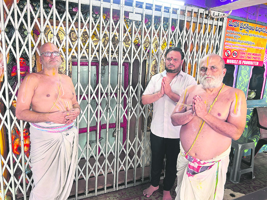 చిలుకూరు ఆలయం మూసివేత1