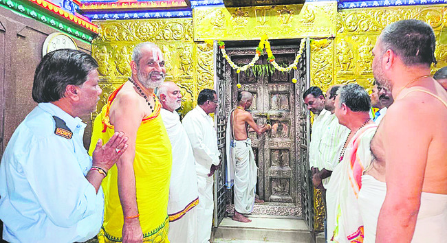 న్యూస్రీల్1