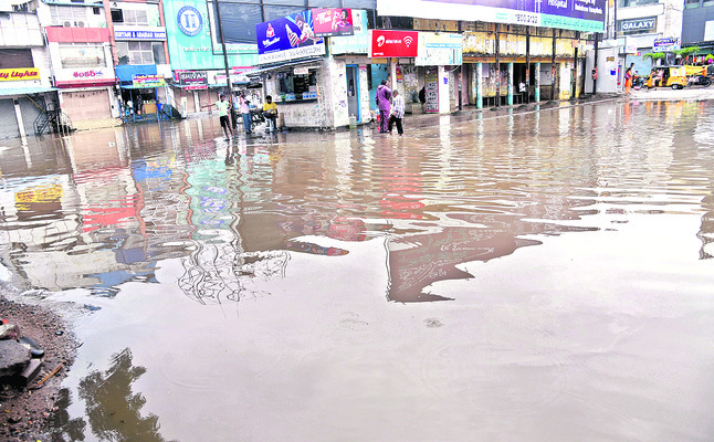 నగరాన్ని వణికించిన వాన1
