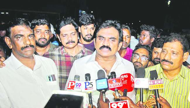 పార్టీ కార్యకర్తల మీద చేయిపడితే సహించం1