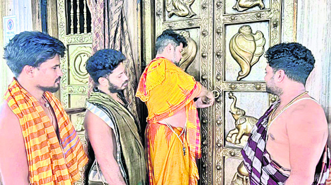 గ్రహణం సమయంలో శ్రీ జగన్నాథుని విశేష దర్శనం 2
