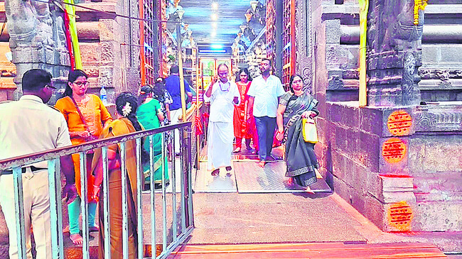 ● ఆలయ ‘గ్రహణం’1