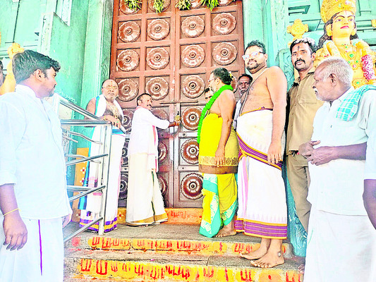 ● ఆలయ ‘గ్రహణం’3