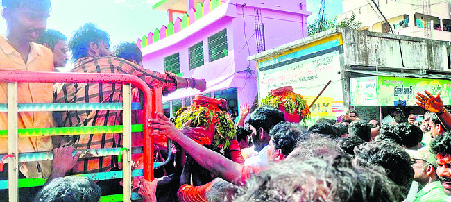 ఘటోత్సవ వైభవం1