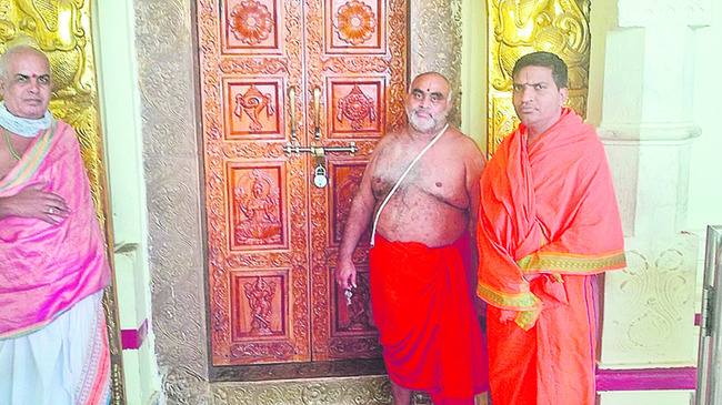 ఆలయాల మూసివేత 1