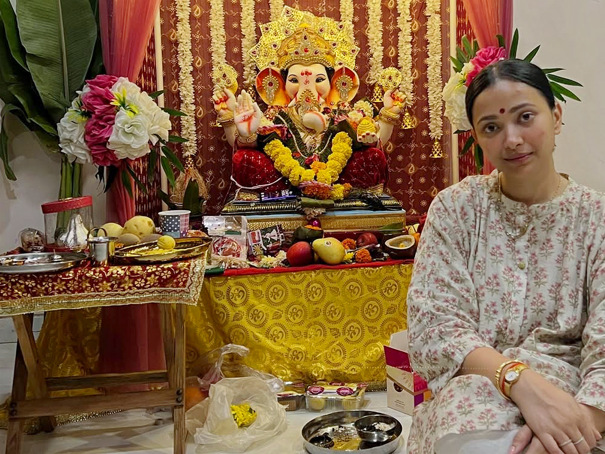 May Vinayaka come soon Next year.. Actress Shweta Basu Prasad Shared Post On Social Media Photos3