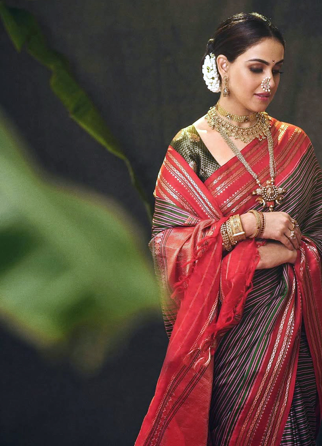 Genelia Deshmukhs chanderi lehenga with a Kalamkari dupatta hand painted over 25 days12