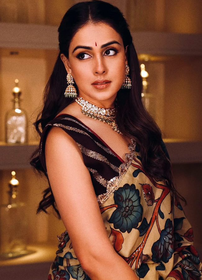Genelia Deshmukhs chanderi lehenga with a Kalamkari dupatta hand painted over 25 days4