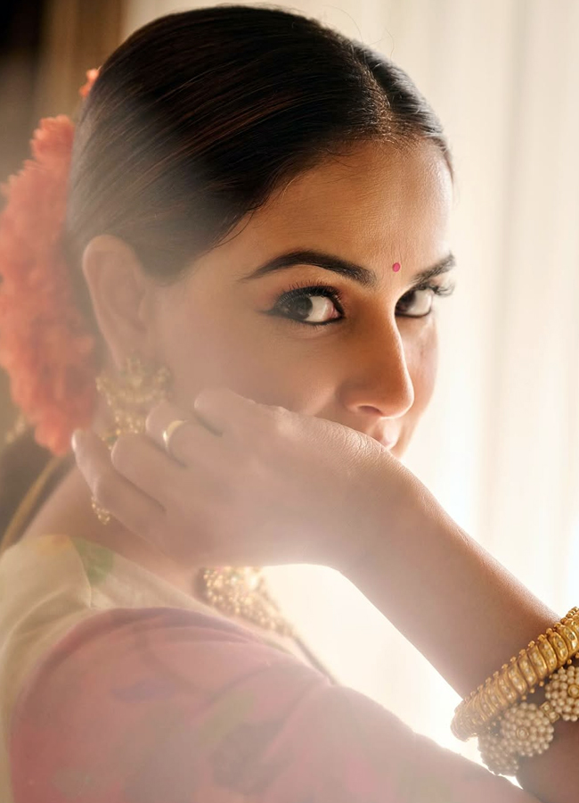Genelia Deshmukhs chanderi lehenga with a Kalamkari dupatta hand painted over 25 days7