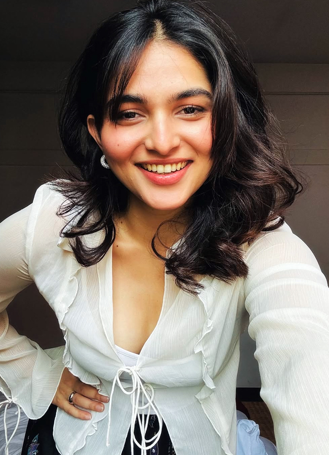 'Dragon' Movie Beauty Kayadu Lohar Nepal Trip (Photos)16