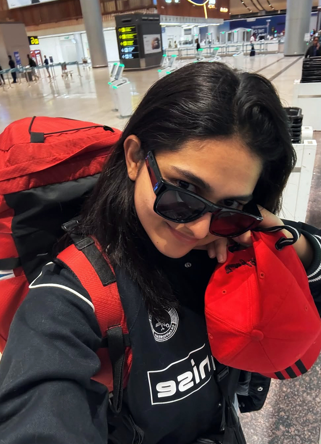 'Dragon' Movie Beauty Kayadu Lohar Nepal Trip (Photos)4