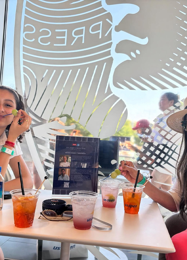hero Mahesh's family enjoying their US tour (Photos)14