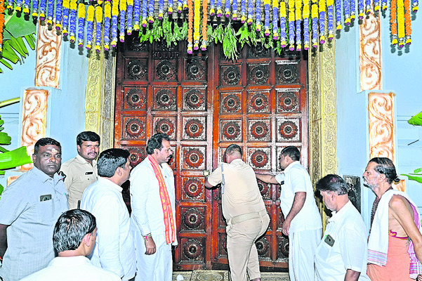 ఆలయ ‘గ్రహణం’2